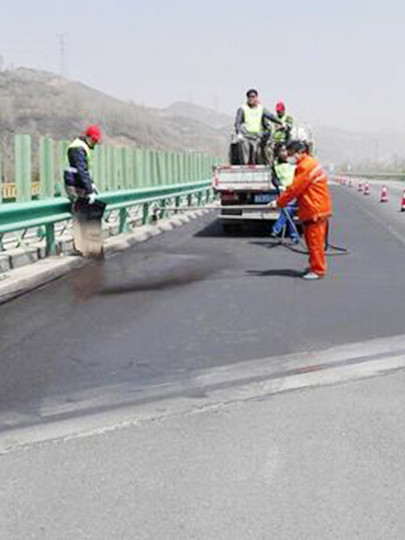 路面养护巡成本高、效率低