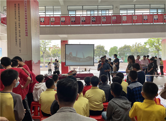 让梦想与快乐飞翔——南海外国语学校校园开放日无人机科普活动