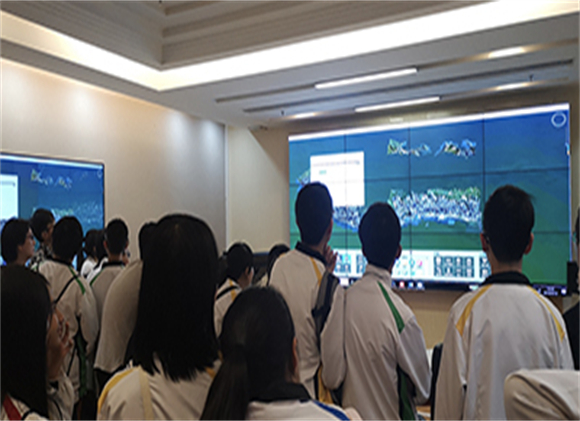 热烈欢迎香港九龙工业学校师生到访世寰智能